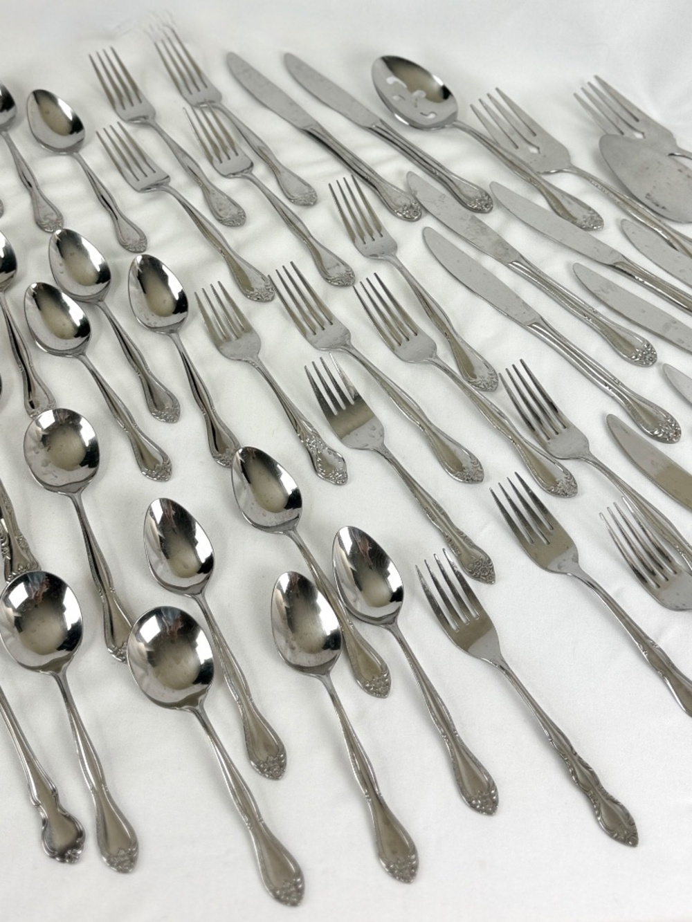 Vintage Carlton CAS4 Stainless Steel Flatware w Serving Pieces 43 pc Lot Japan - Picture 16 of 16